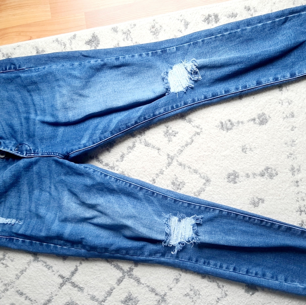 High Rise Button FlyDistressed KanCan Skinny Jeans